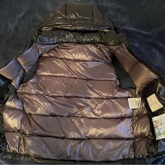 Moncler vest - Picture 2 of 6